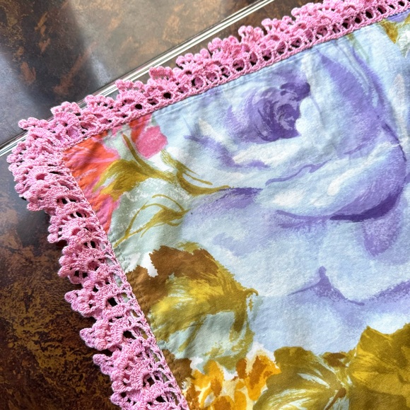 Vintage Floral & Crochet Lace Square Tablecloth - Picture 5 of 15
